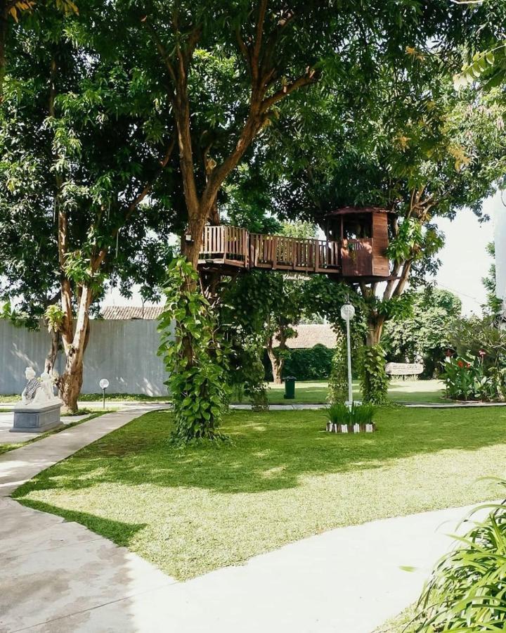 Metland Hotel Cirebon Buitenkant foto