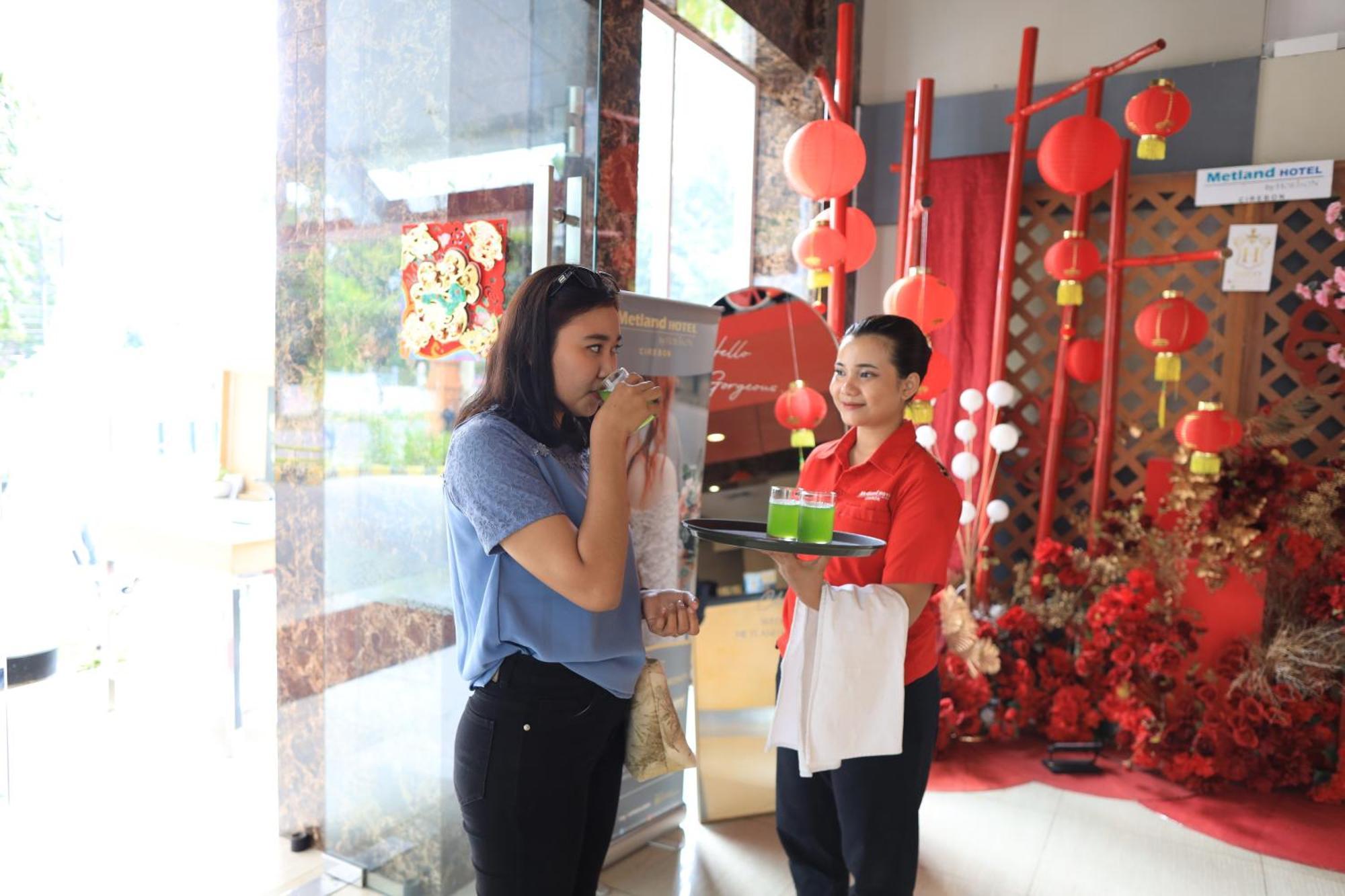 Metland Hotel Cirebon Buitenkant foto