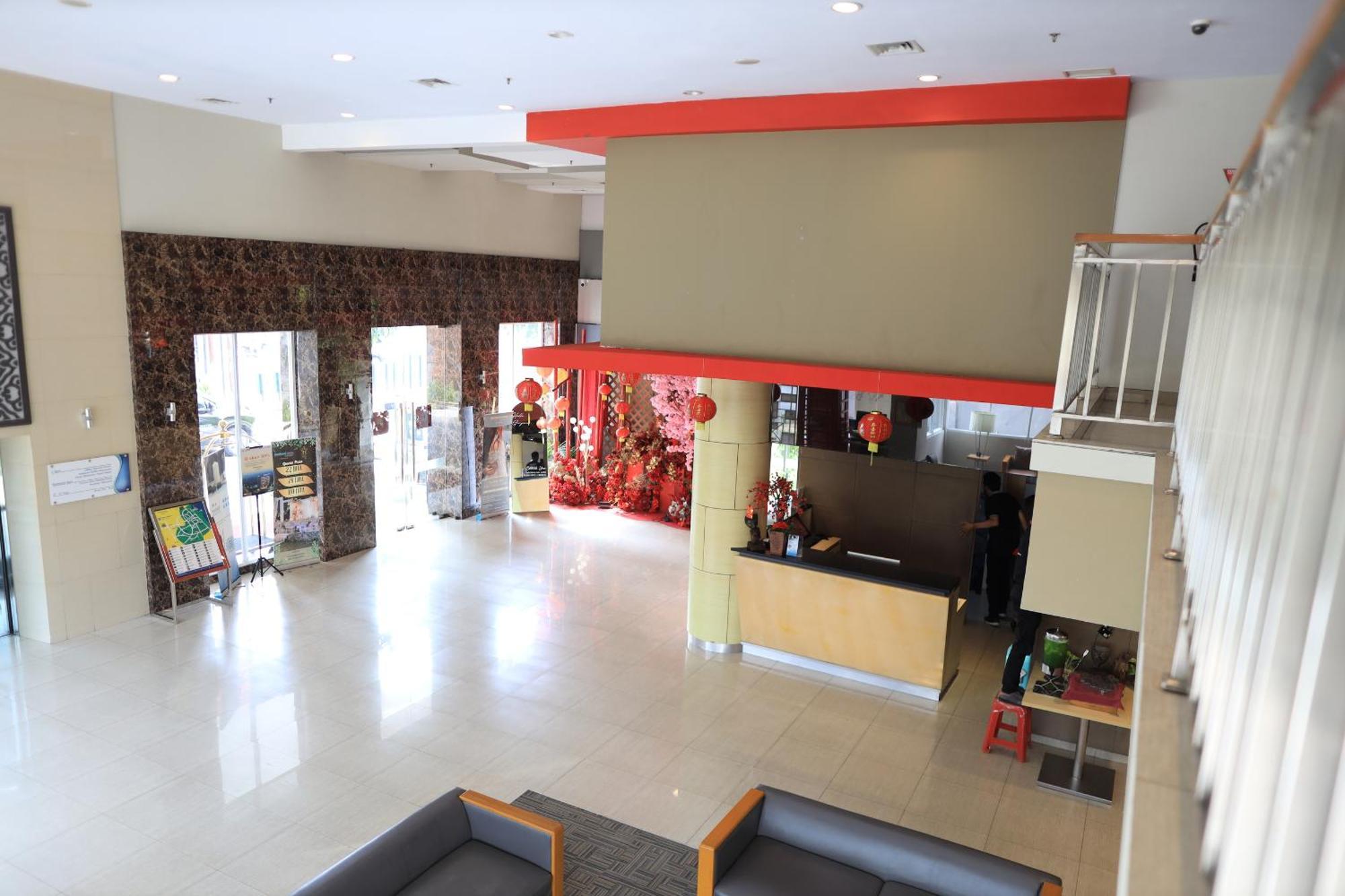 Metland Hotel Cirebon Buitenkant foto