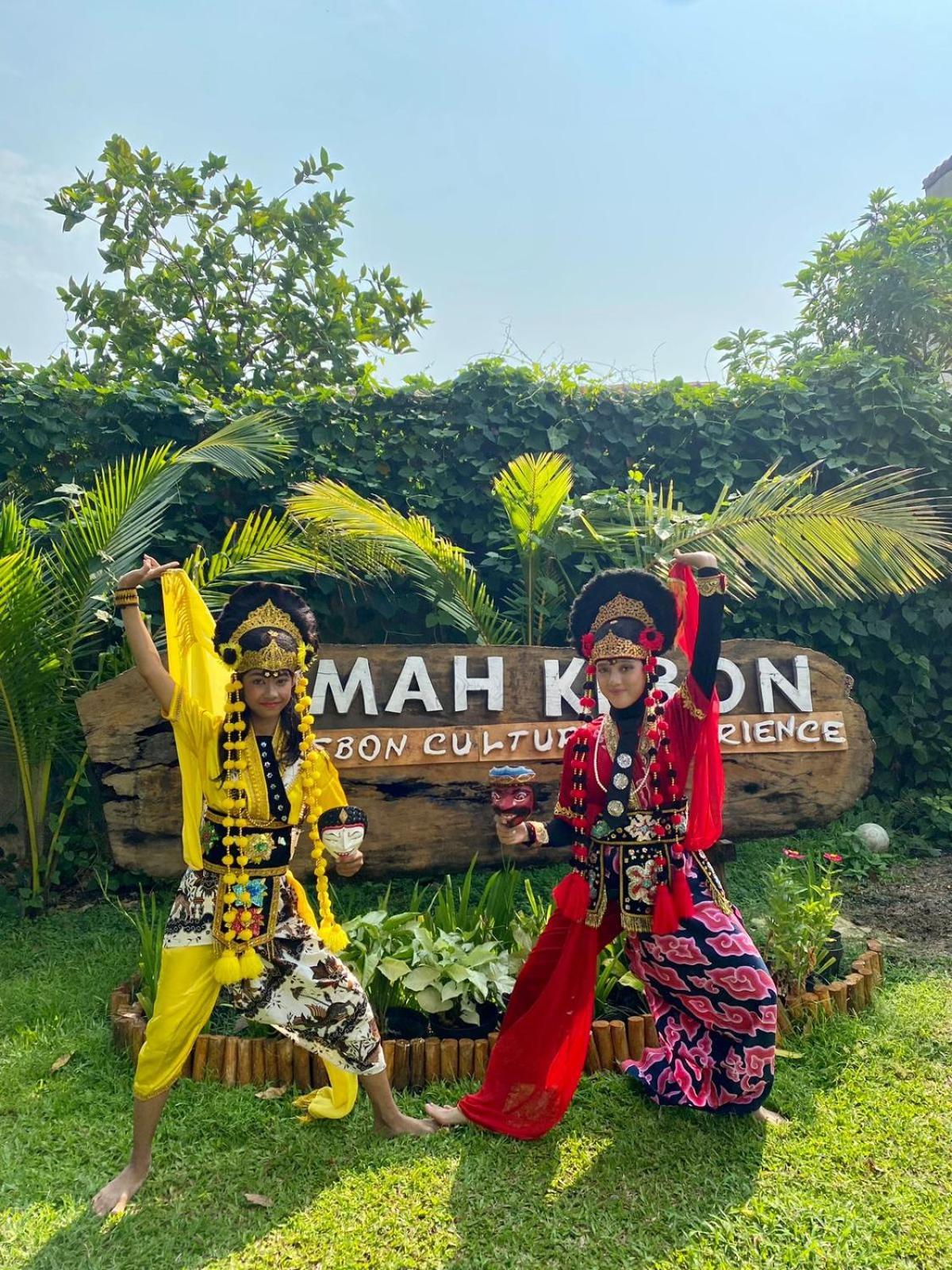 Metland Hotel Cirebon Buitenkant foto