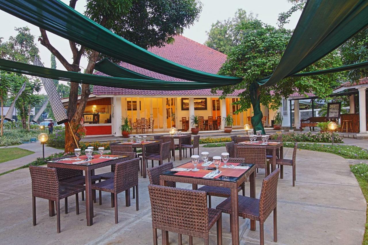 Metland Hotel Cirebon Buitenkant foto
